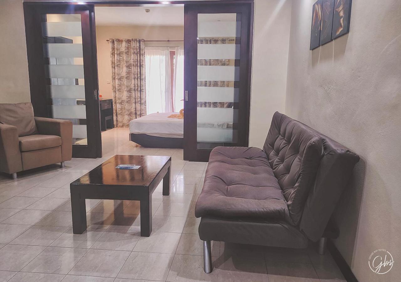 Grand Bay Suites Luaran gambar