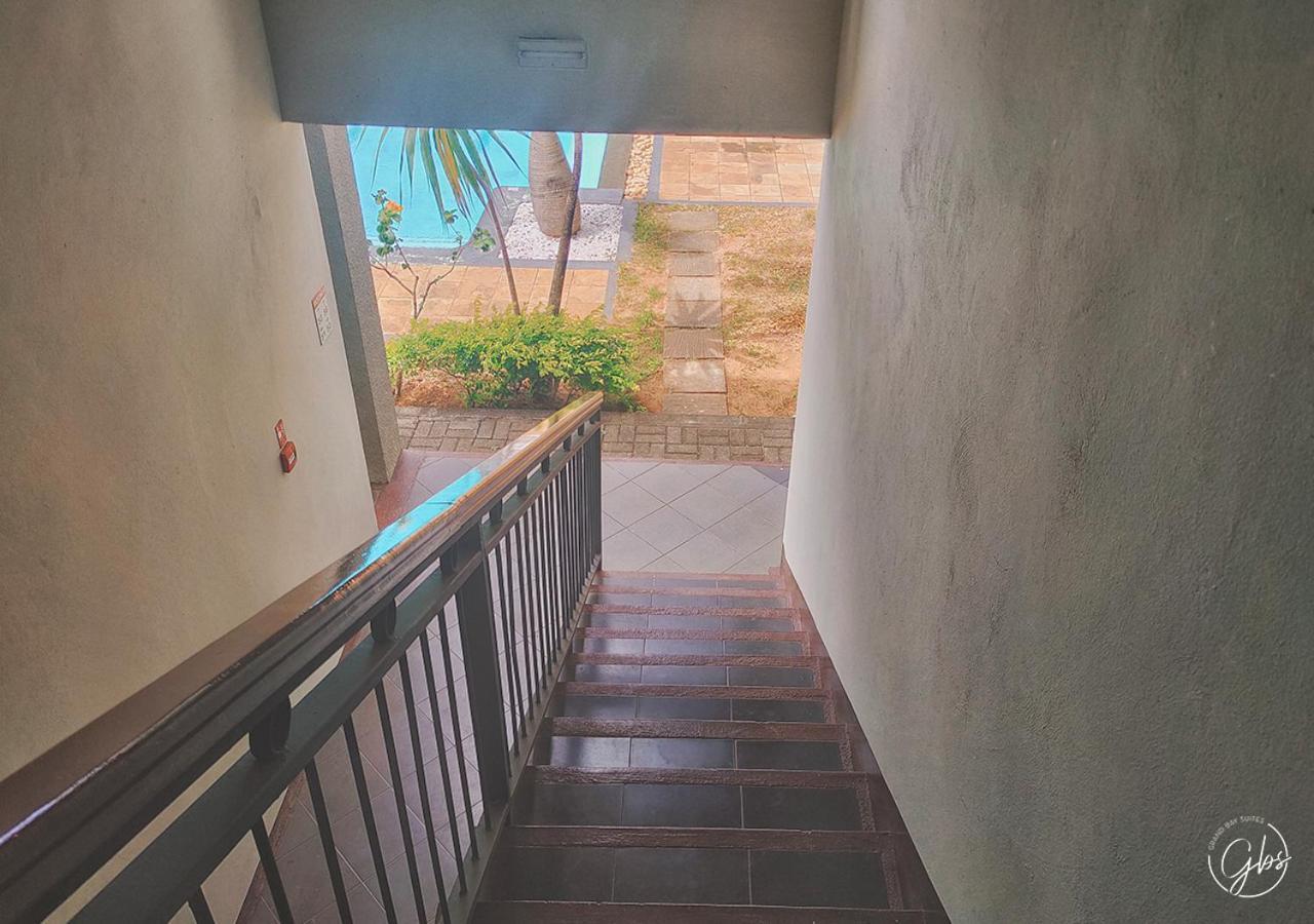 Grand Bay Suites Luaran gambar