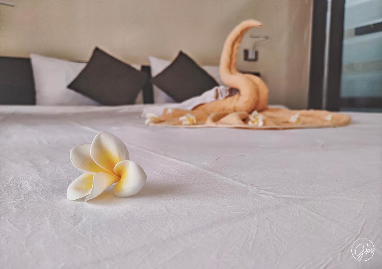 Grand Bay Suites Luaran gambar
