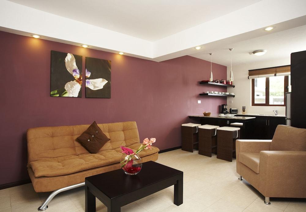 Grand Bay Suites Luaran gambar