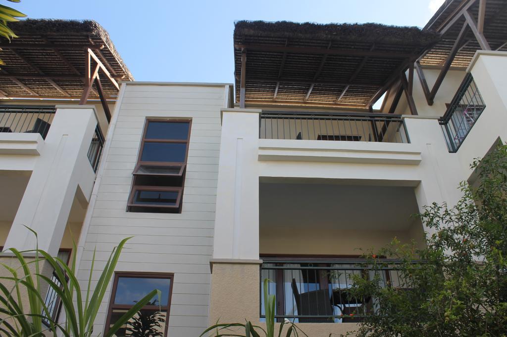 Grand Bay Suites Luaran gambar