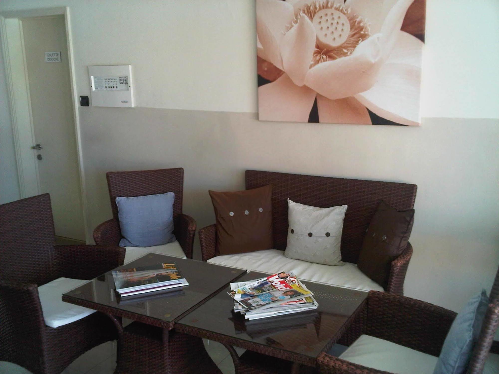 Grand Bay Suites Luaran gambar
