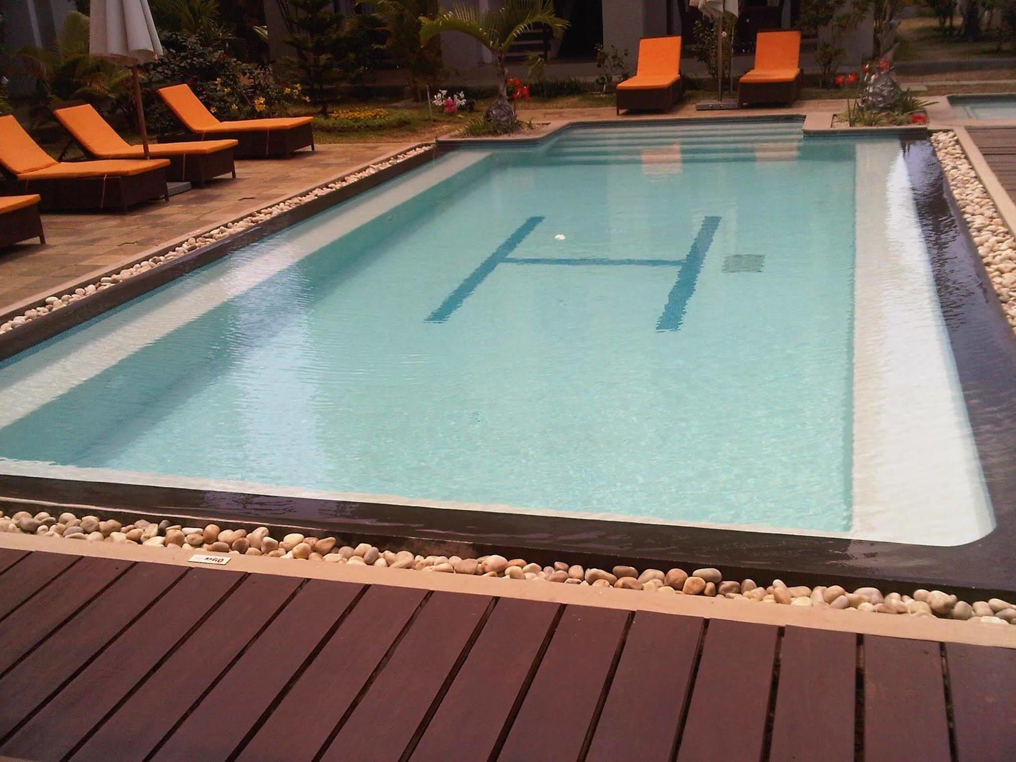 Grand Bay Suites Luaran gambar