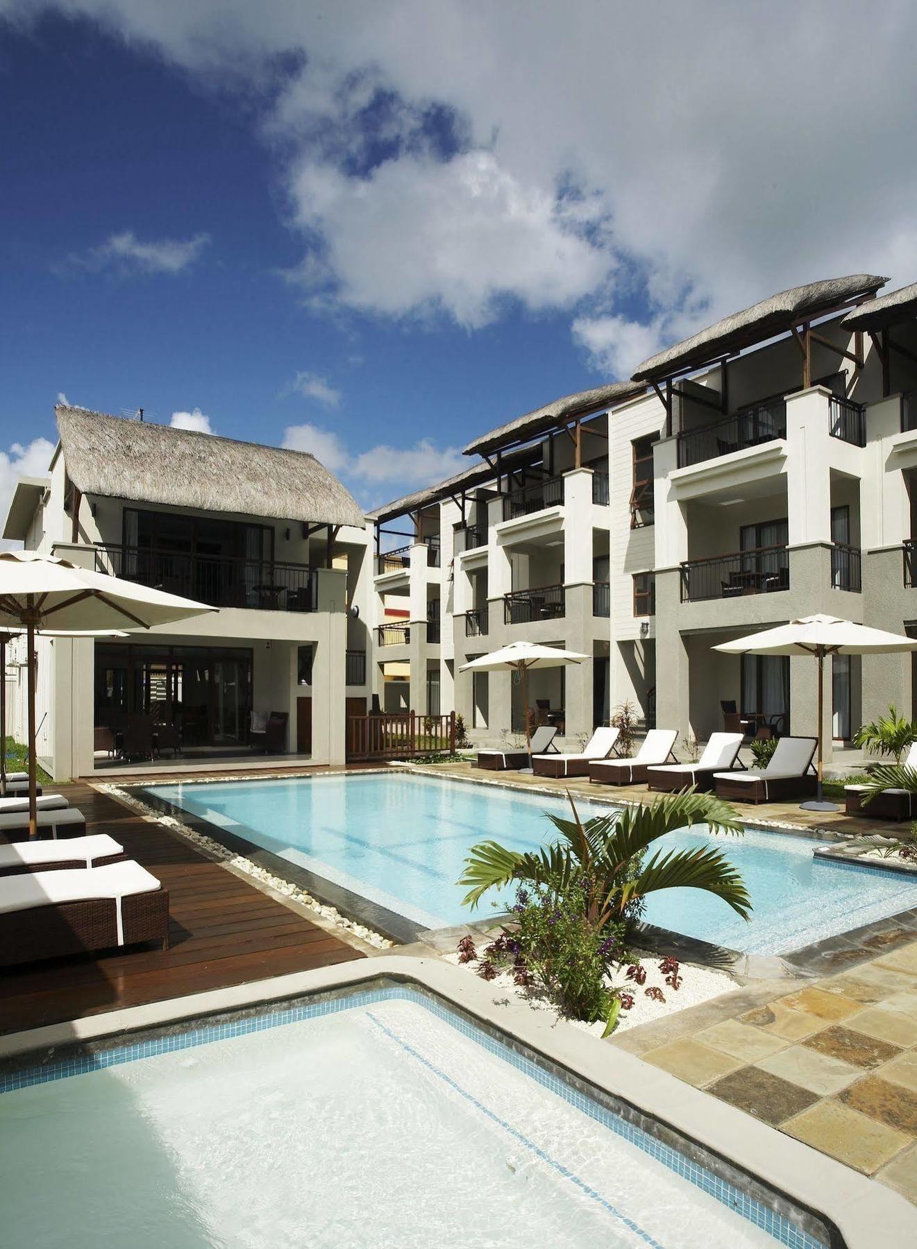 Grand Bay Suites Luaran gambar