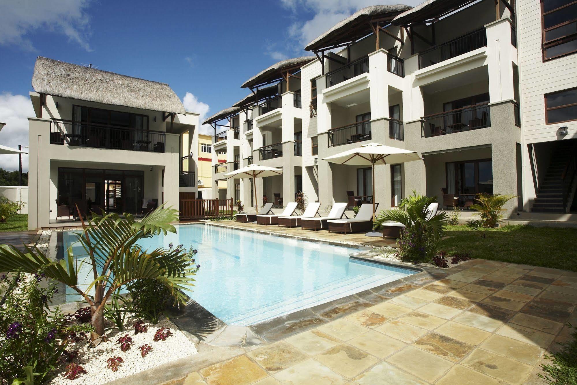 Grand Bay Suites Luaran gambar