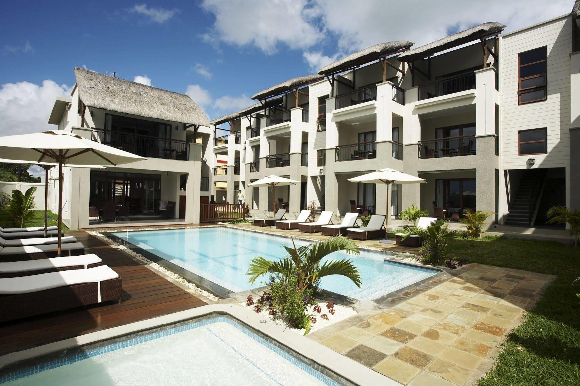 Grand Bay Suites Luaran gambar