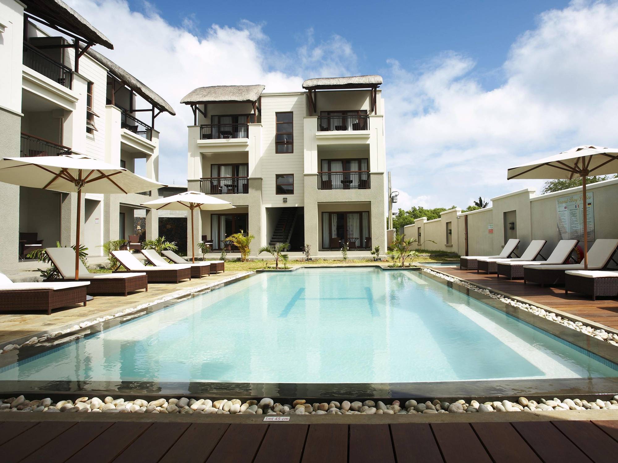 Grand Bay Suites Luaran gambar