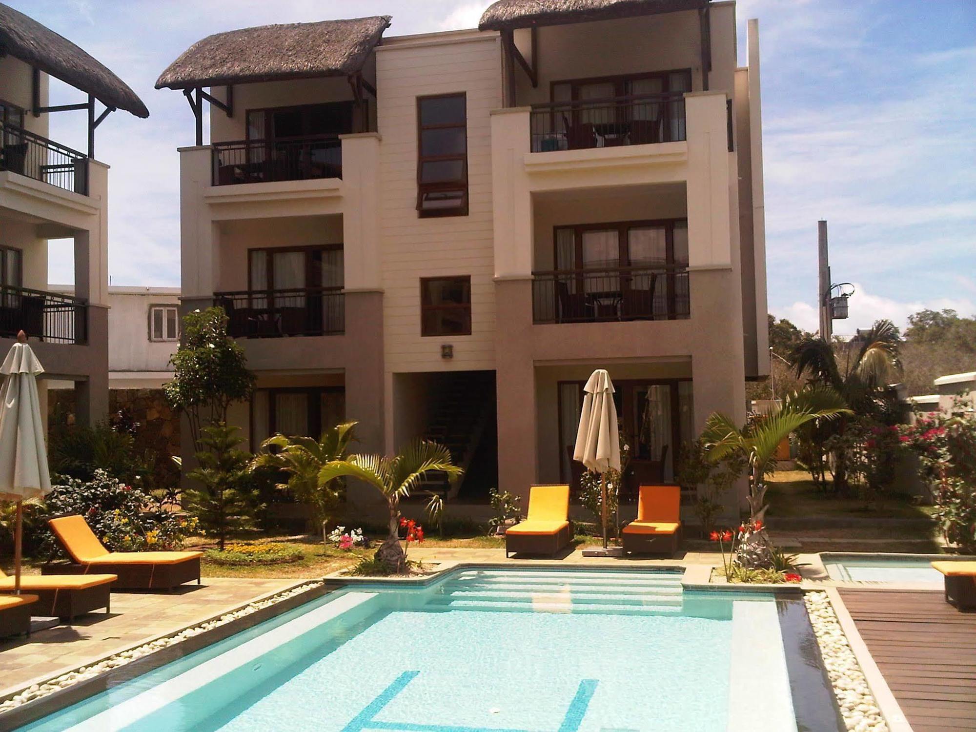 Grand Bay Suites Luaran gambar