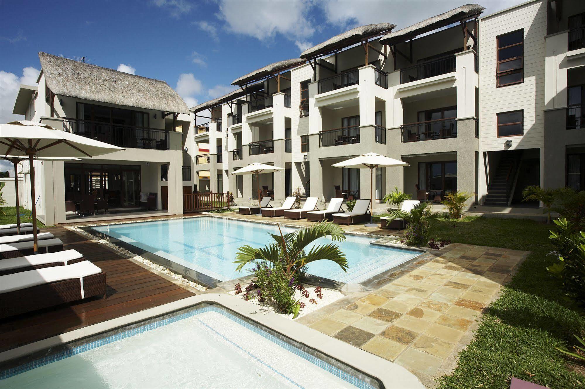 Grand Bay Suites Luaran gambar