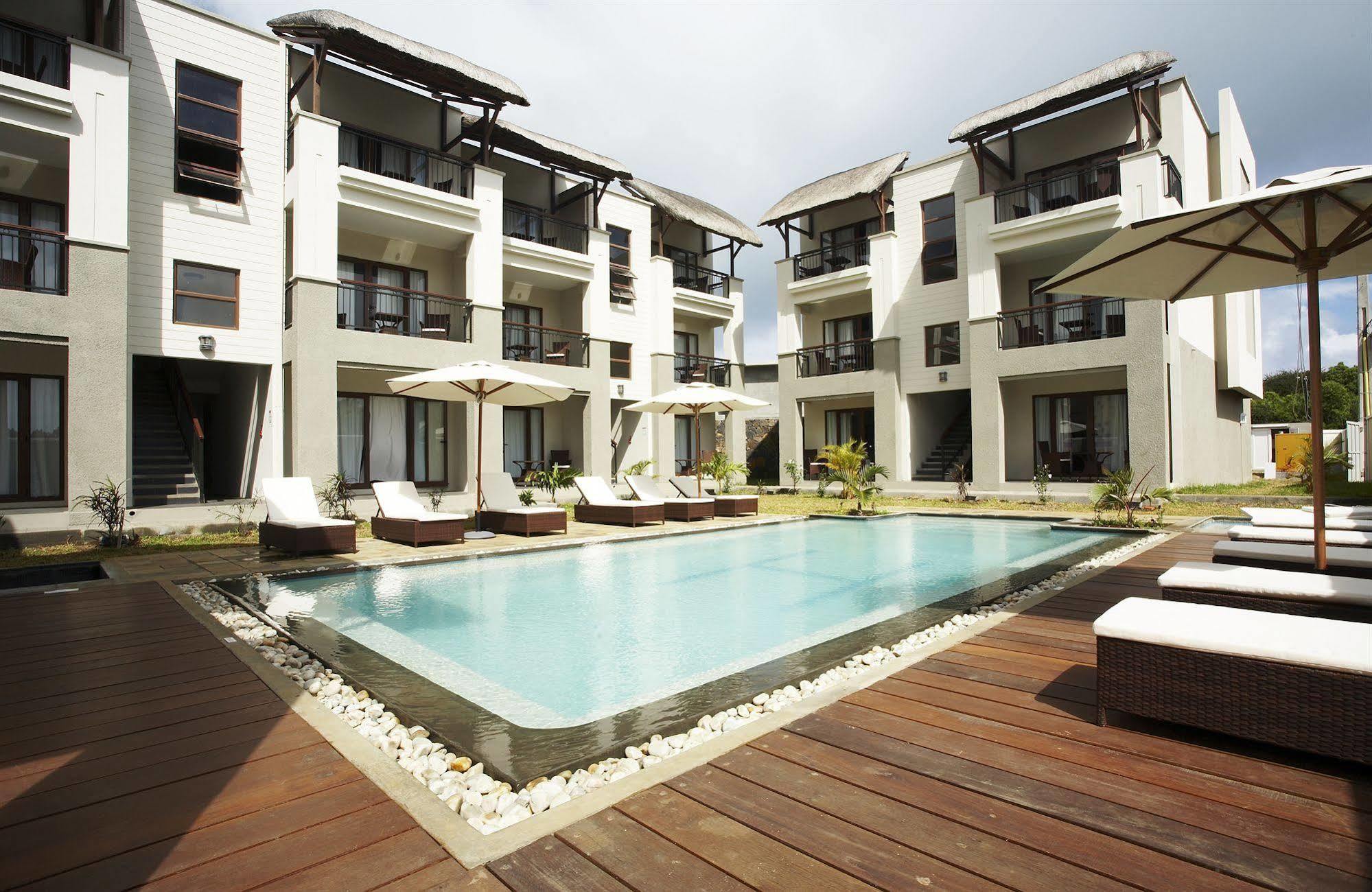 Grand Bay Suites Luaran gambar